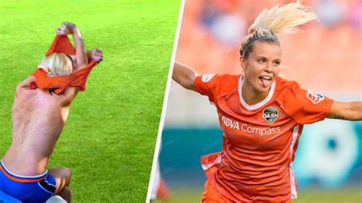 The Most Embarrassing Moments of Brad Pitt’s Career