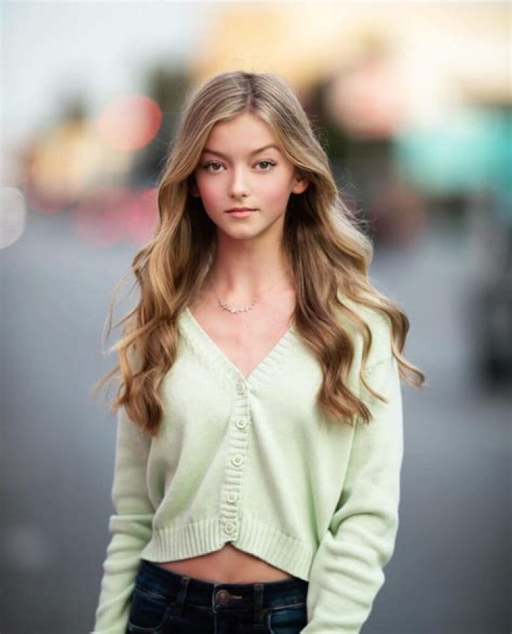 Piper Rockelle's Squad Member Emily Dobson Is Trained in All Forms of Dance Styles