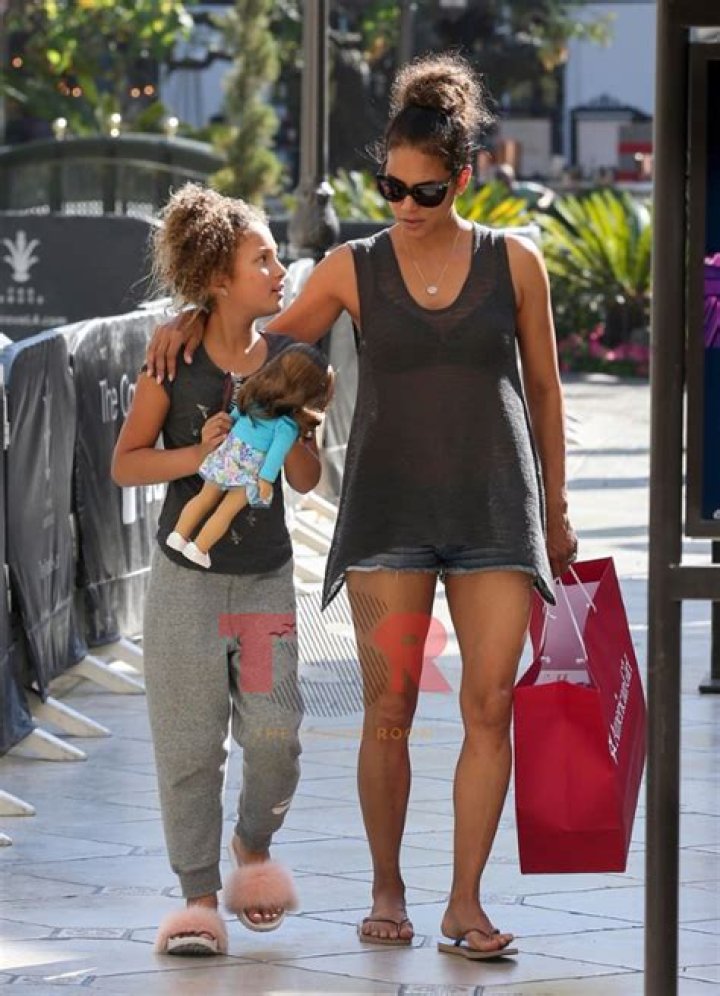 Halle Berry's rarely-seen daughter towers over star in matching Barbie mini-dresses
