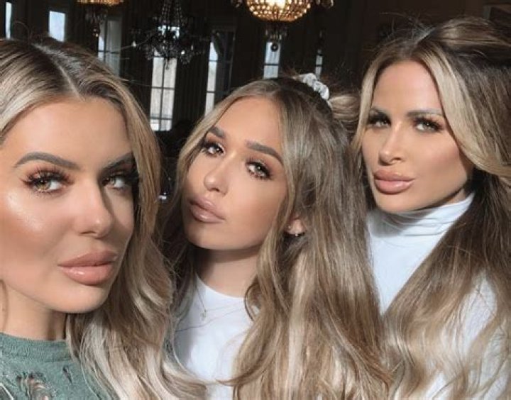 Kim Zolciak-Biermann Opens Up About Life During An 'Ask Me Anything' Q&A