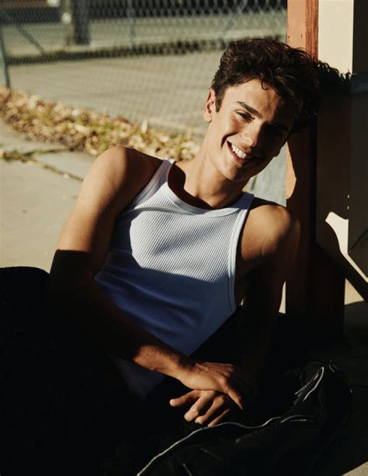 Everything about the Simon actor