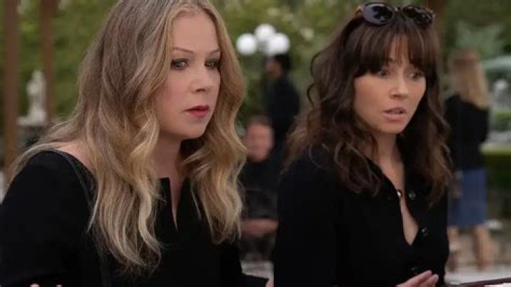 5 You characters that definitely won't be back in season 4